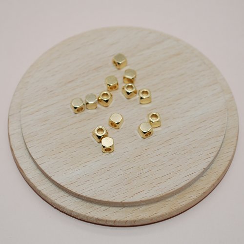 Lot de 5 perles carrées en acier inoxydable doré 4mm pour création de bijoux, lot perles acier doré