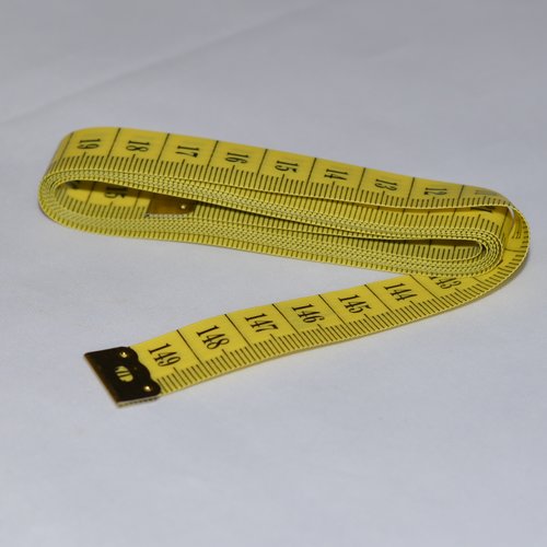 Mètre ruban de couturière - jaune - 150 cms - plastique - qualité extra.