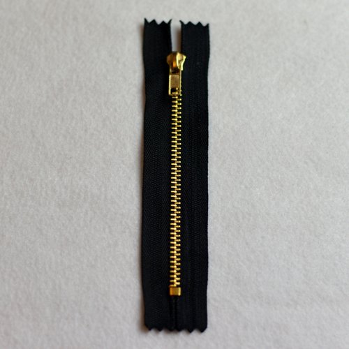 12 cms - noir - fermeture eclair non séparable maille métal doré - pour jeans et pantalons