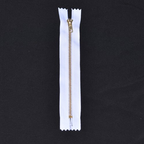 16 cms - blanc - fermeture eclair non séparable maille métal doré - pour jeans et pantalons