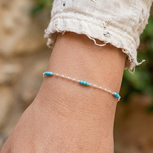 Bracelet argent 925 et turquoise sur chaîne perlée - bijou artisanal femme style bohème chic