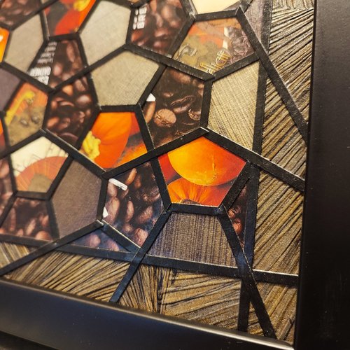 Collage géométrique "mordorure"