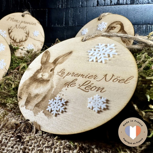 Boule de noël en bois personnalisable avec flocons biodégradables - gravée au laser, plusieurs animaux au choix