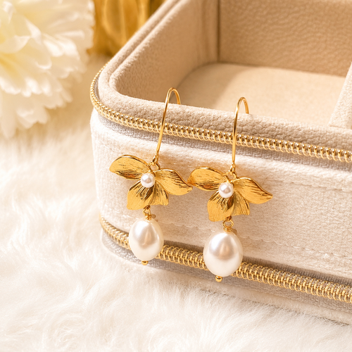 Boucles d’oreilles mariée – fleur dorée & perle nacrée baroque | mariage vintage et élégance- ysoria