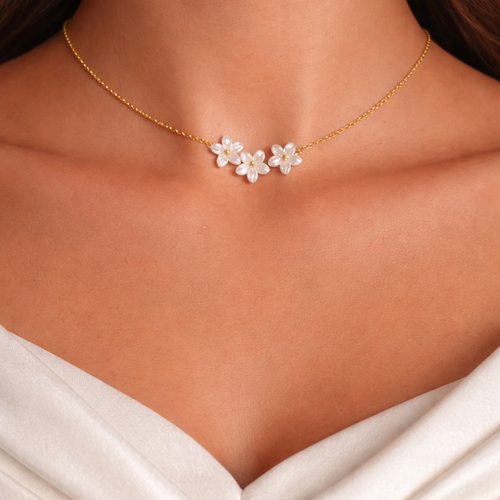 Collier de mariée zoé – 3 fleurs nacrées | bijou de mariage élégant