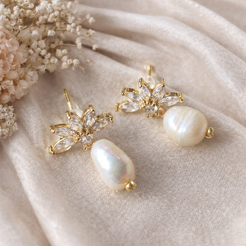 Boucles d’oreilles mariage perles et fleurs en zirconium – accessoires mariée bohème chic |poética