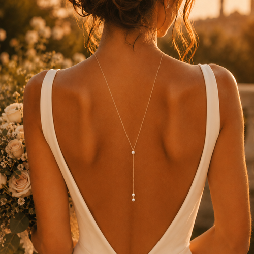 Collier de dos mariée garance – chaîne fine & perles