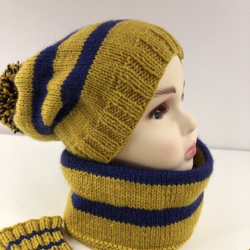 Ensemble enfant bonnet/snood/mitaines 6/8 ans lainetricoté main réf 4105