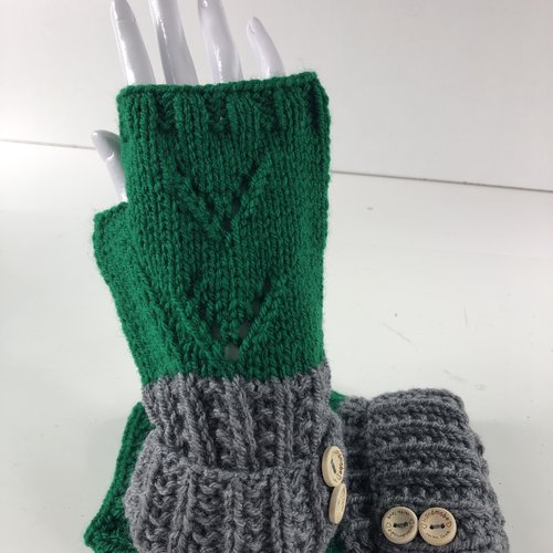 Mitaines avec pouce laine tricoté main réf 5677 modèle unique