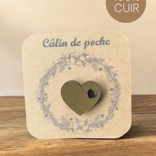 Câlin de poche coeur en cuir kaki