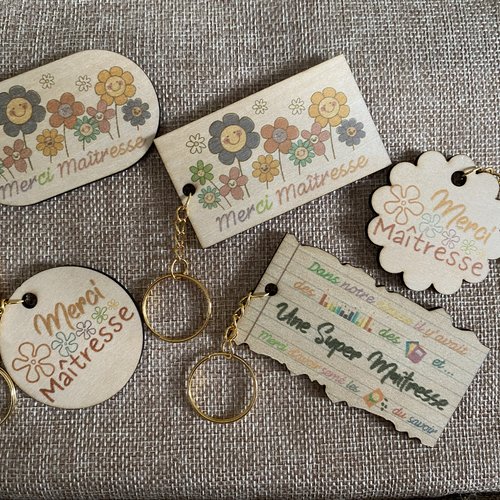 Porte-clés en bois merci maîtresse