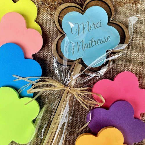 Fleur en bois cadeau maîtresse, nounou atsem