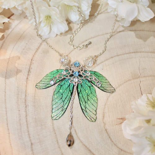 Collier ailes de fée et perles cristal, féérique, elfique, fantastique.