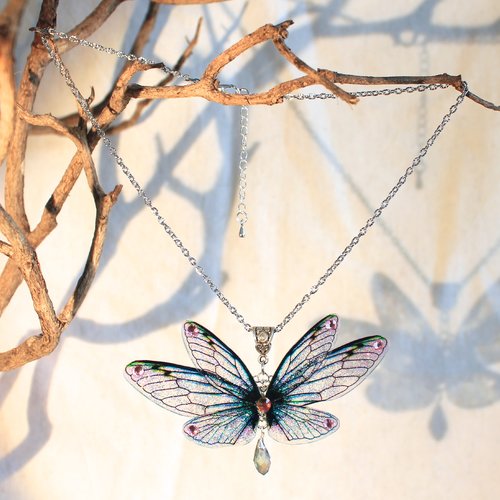 Collier/ pendentif "ailes dle fée parme, noires et vertes bleues" féérique, fantastique, elfique,