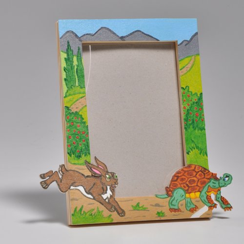 Cadre photo en bois  et peinture acrylique le lièvre et la tortue des fables de la fontaine, décoration enfants