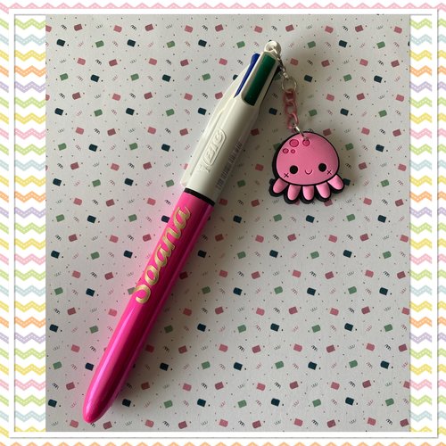 Stylo bic 4 couleurs personnalisable breloque