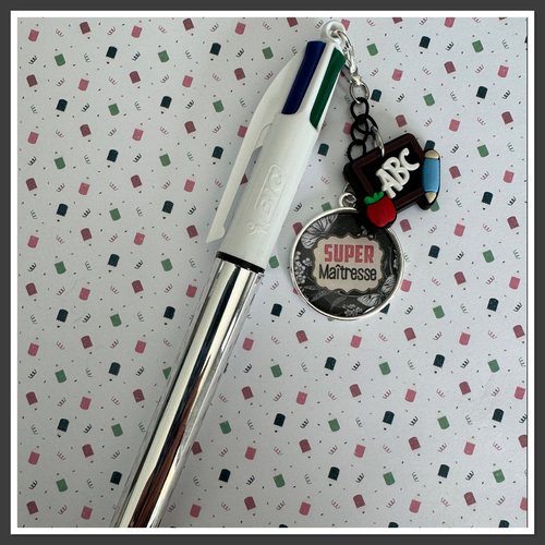 Stylo bic 4 couleurs merci maitresse