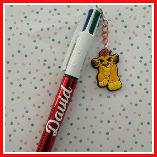 Stylo bic 4 couleurs personnalisable avec breloque le roi lion
