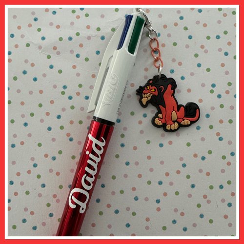 Stylo bic 4 couleurs personnalisable avec breloque le roi lion