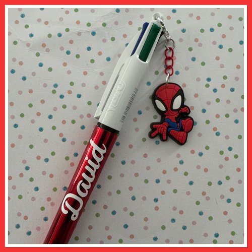 Stylo bic 4 couleurs personnalisable avec breloque spiderman