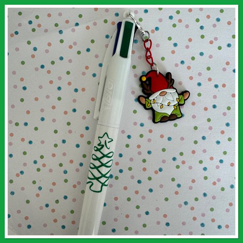 Stylo bic 4 couleurs  avec breloque de noel