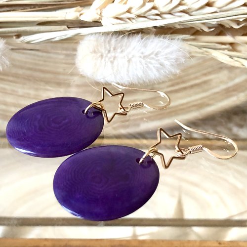 Boucles d'oreilles pendantes dorées en ivoire végétal violettes