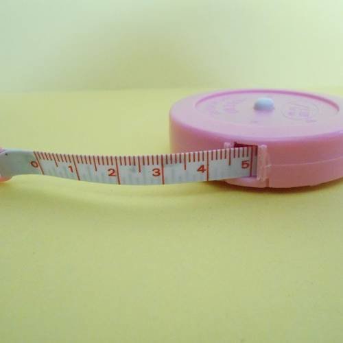 mètre de couture couturière couleur ROSE 150cm gradué en cm/mm et en pouces 