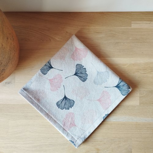 Lot de deux serviettes de table en tissu / couleur lin / fleurs / ginkgo / couture en onglet /zéro déchet.
