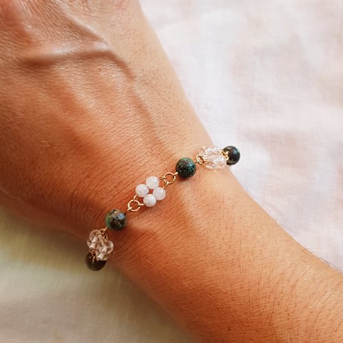 Bijou, bracelet en turquoise africaine, cristal de roche, pierre de lune et gold filled 14k
