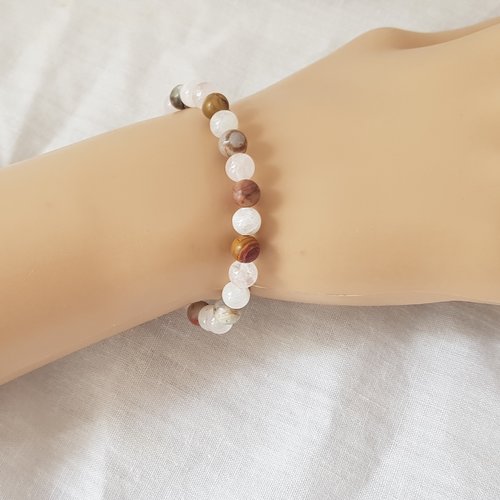 Lithothérapie, bracelet julie personnalisé en pierres semi-précieuses 6 mm avec breloque médaillon