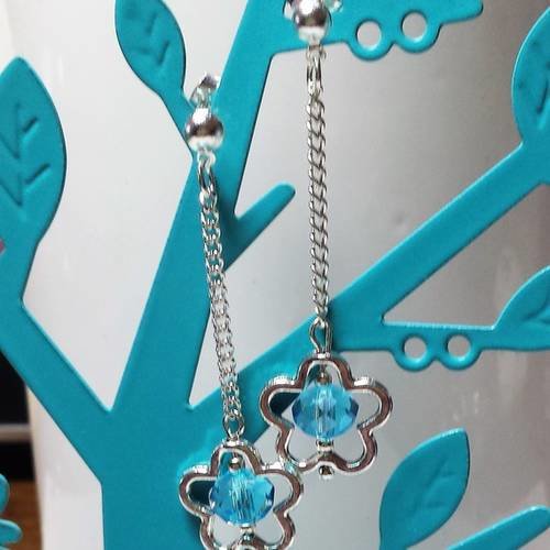 Boucles d'oreilles fleurs cristal bleu aquamarine 