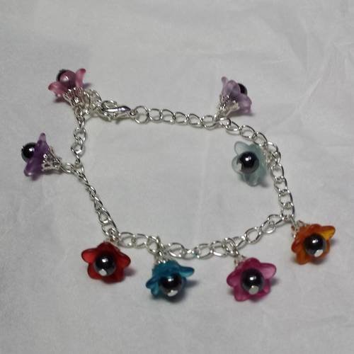 Bracelet bouquet de fleurs lucites multicolores 