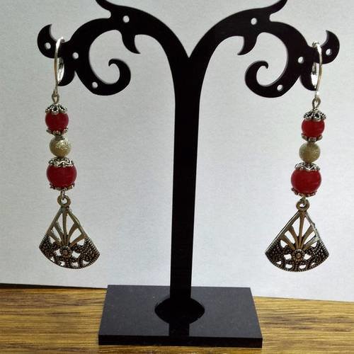 Boucles d'oreilles pendentif filigrane perles rouges 