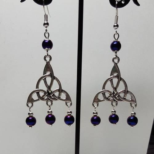 Belles boucles d'oreilles celtes en perles d'hématites violettes 