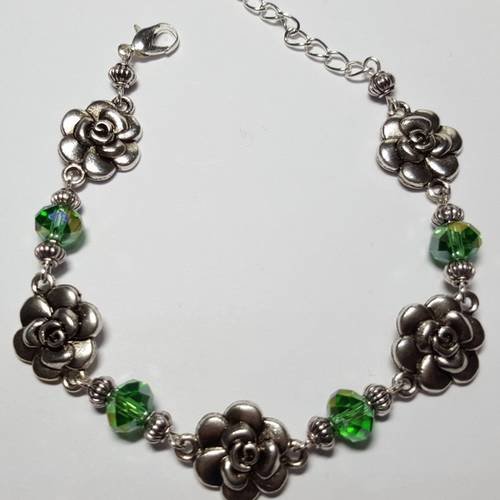 Bracelet fleurs et cristal de swarovski vert 