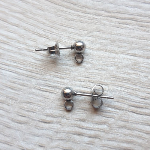 Clous d'oreilles boule 4mm en acier inoxydable x2