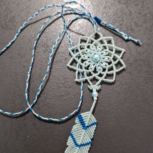 Collier en macramé