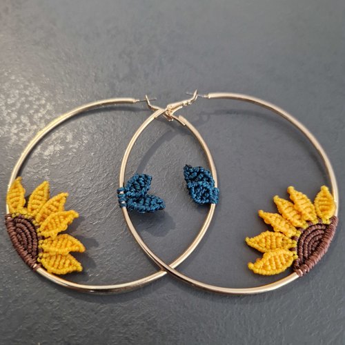 Boucles d'oreilles tournesols en macramé