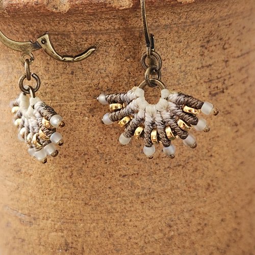 Boucles macramé dégradé gris