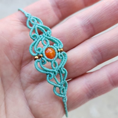 Bracelet macramé fil bleu cornaline