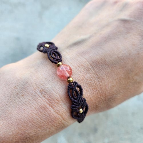 Bracelet macramé fil marron perle bleue