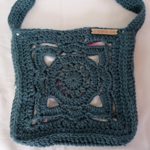 Sac crochet laine bleu, fermeture par aimant
