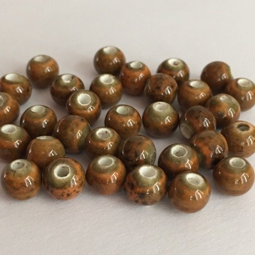 30 perles rondes en porcelaine marron 6 mm -