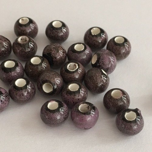 30 perles rondes en porcelaine violettes 6 mm -