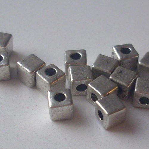 10 perles intercalaires en métal - 4 mm - tibetan style spacer beads