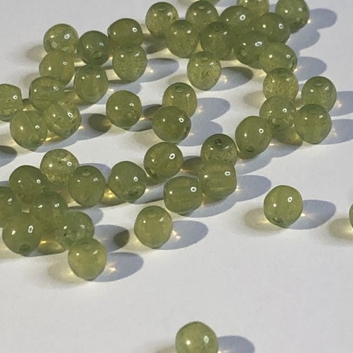 50 perles en verre de bohème 4 mm vert