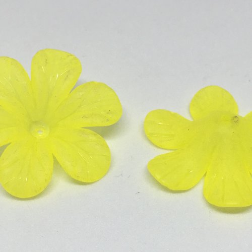 2 perles fleurs en lucite  33 mm - jaune
