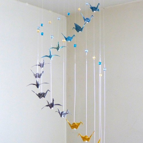 Mobile bébé origami spirale bleu, gris, jaune