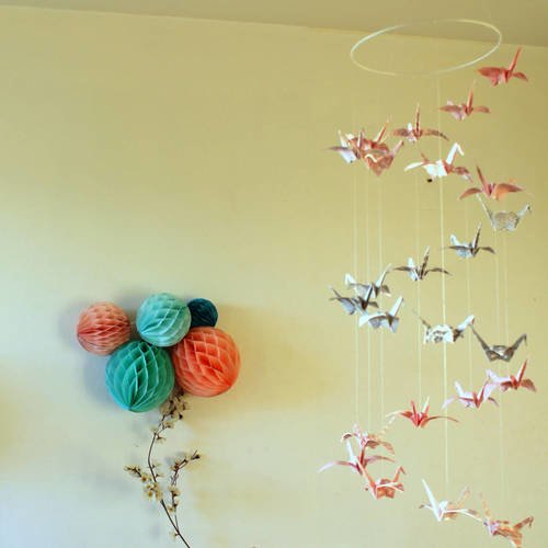 Mobile bébé origami "triple spirale" grues oiseaux , rose et gris pastel