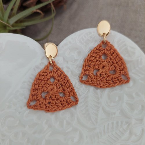 Boucles d'oreilles en crochet - granny triangle